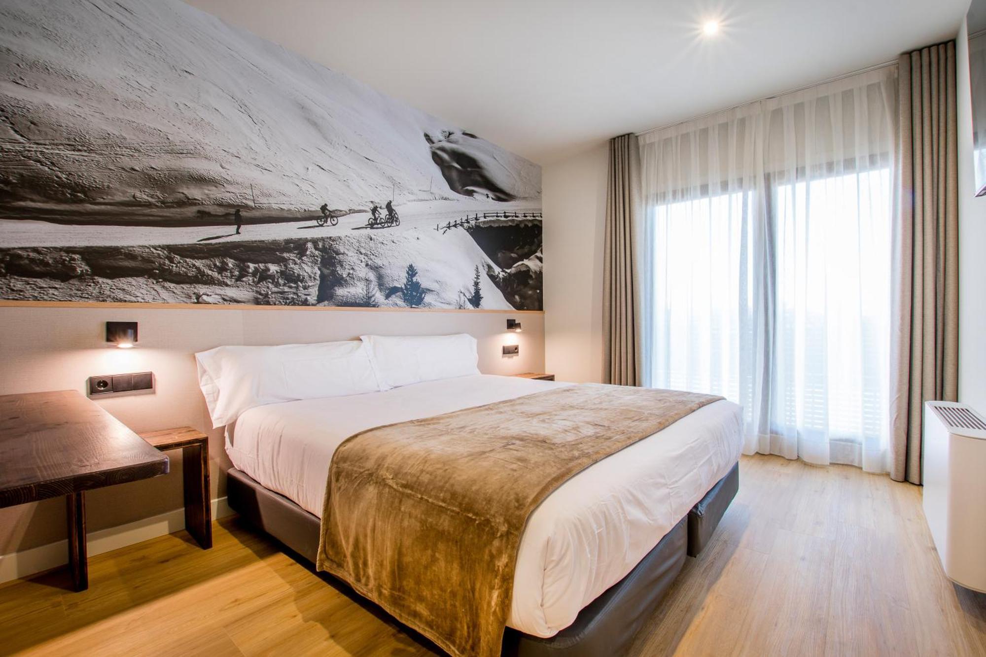 Hotel Llivia Exteriér fotografie
