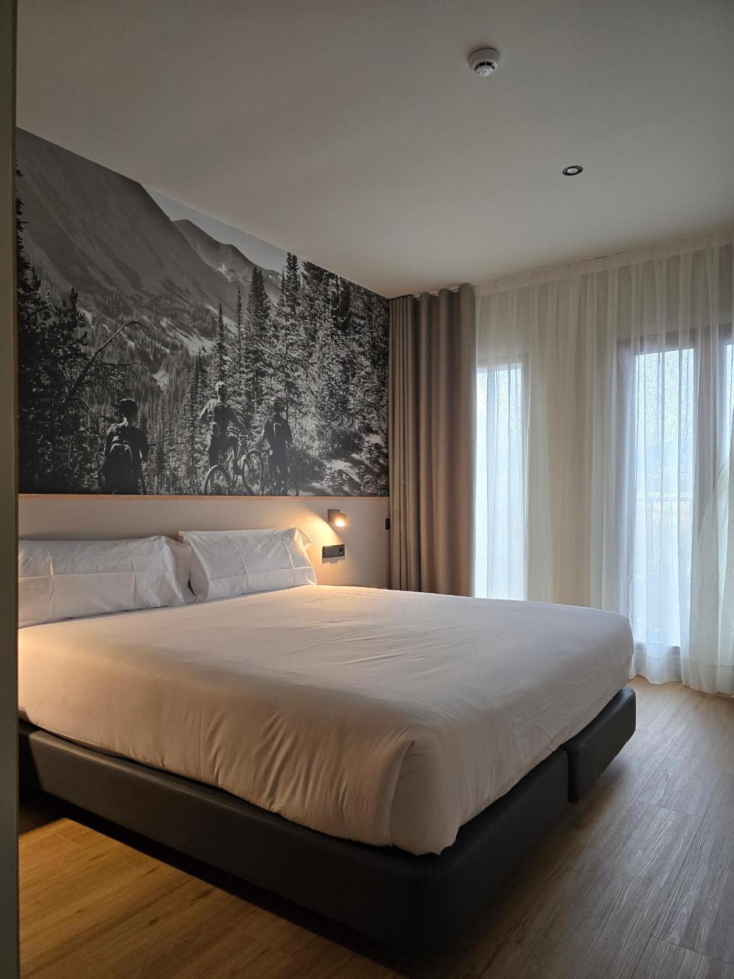 Hotel Llivia Exteriér fotografie